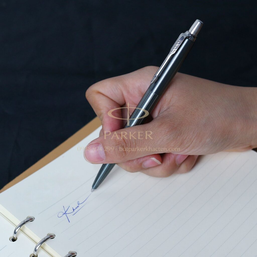 Bút bi cao cấp Parker Jotter PRM Đ-OF Grey CT TB6-1953417 - Butparkerkhacten.com