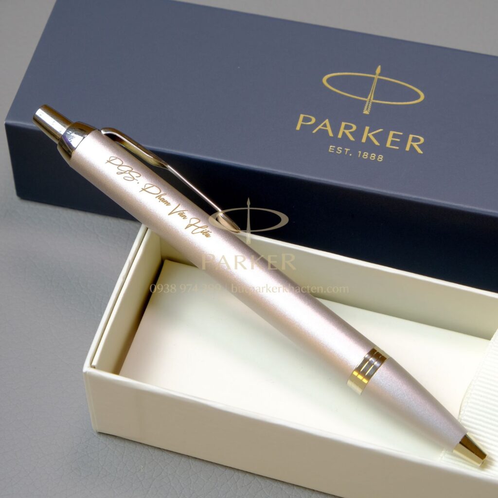 Khắc gì trên bút tặng thầy cô? Gợi ý 30+ lời chúc ý nghĩa, độc đáo - Butparkerkhacten.comn