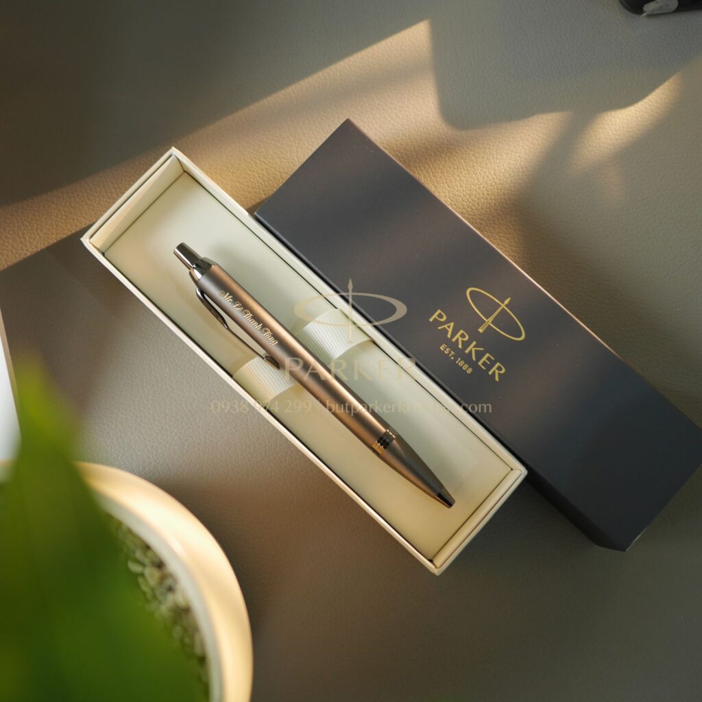 Gợi ý 15+ quà tặng cô giáo 20/10 ý nghĩa và ấn tượng - Butparkerkhacten.com